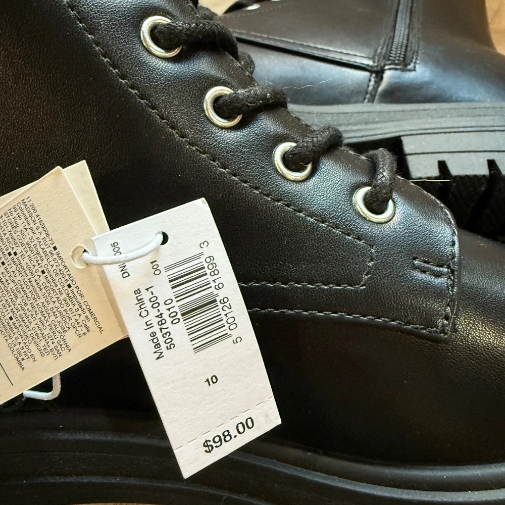 Brand new in box size 10 GAP black lace up boots (with zipper) - Picture 4 of 5